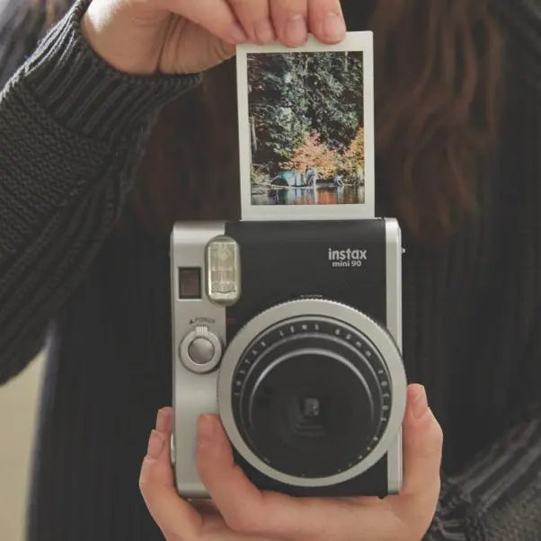 POLAROID PHOTO