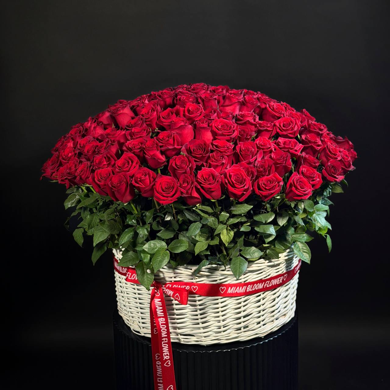 red roses basket
