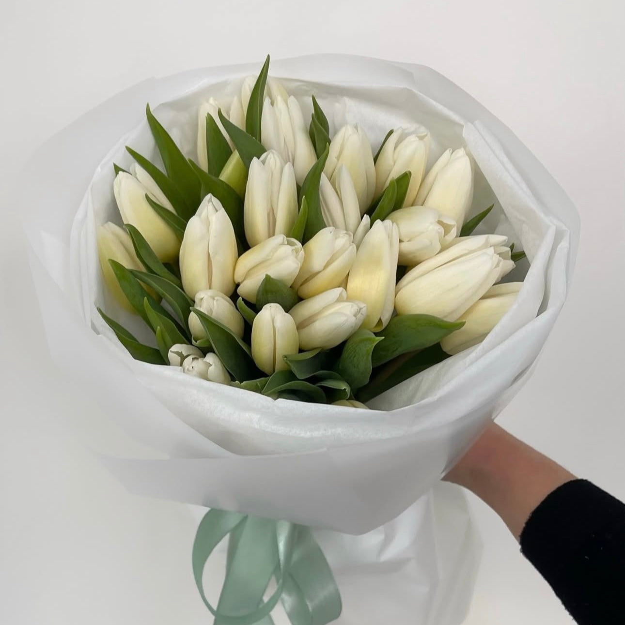 White tulips bouquet miami bloom flower