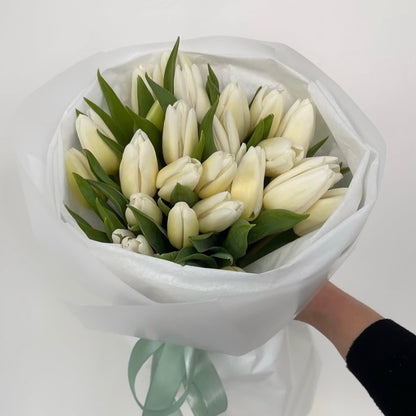 White tulips bouquet miami bloom flower