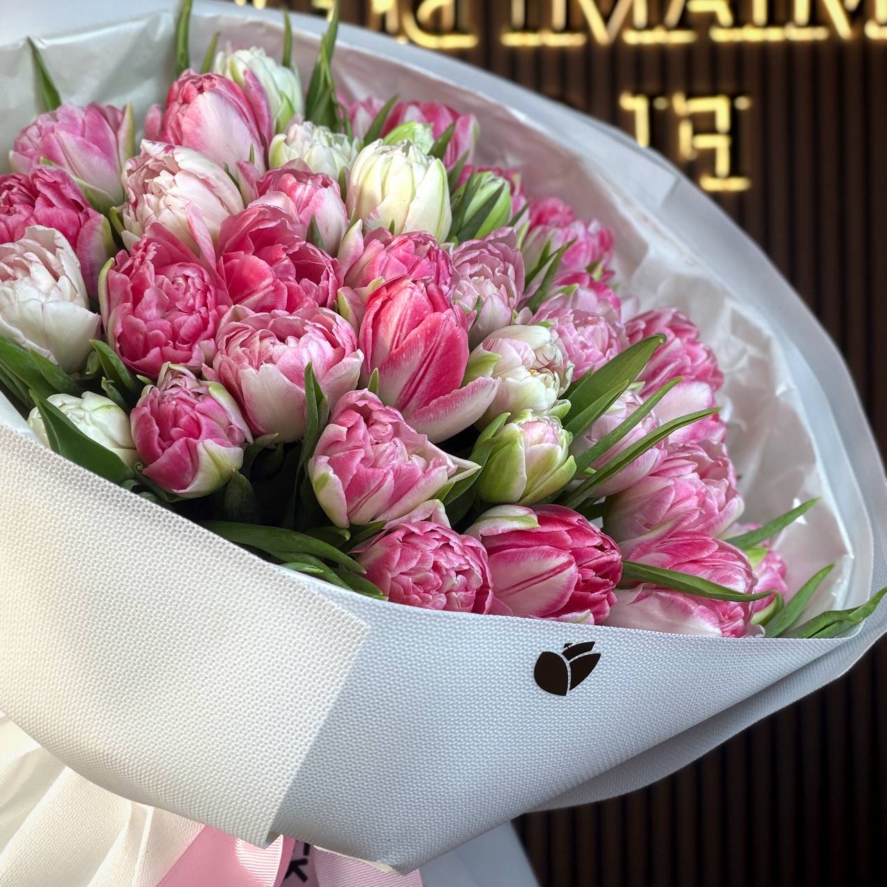 Fox pink tulips bouque Miami Bloom Flower